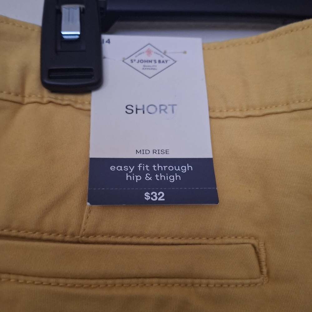St Johns Bay Women's Yellow Shorts Size 14 - Picture 6 of 9